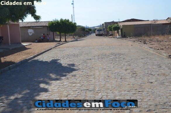 Ruas já calçadas pela Prefeitura de Curral Novo do Piauí.